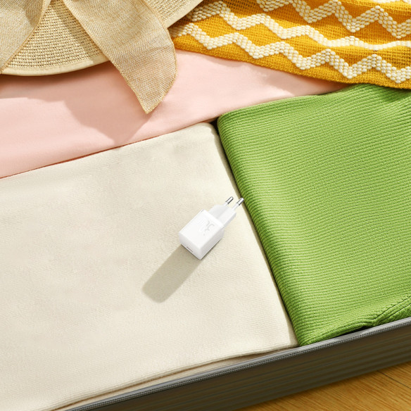 Baseus GaN5 Szybka Ładowarka Sieciowa Mini 1C 30W EU Moon White