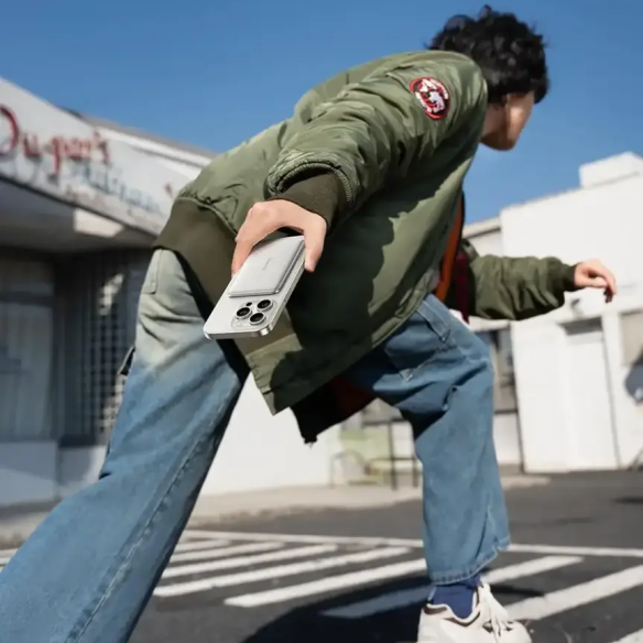 Baseus PicoGo AM41 Ultracienki Magnetyczny Power Bank 5000mAh 20W Natural Titanium